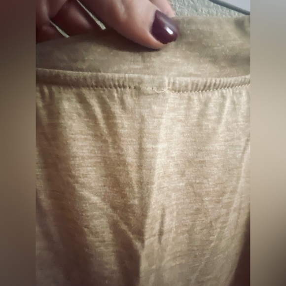 NWT Tan lightweight V Neck Tee size Large - Picture 5 of 8